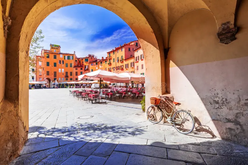 piazza dell'anfiteatro on a cycling tour of tuscany italy