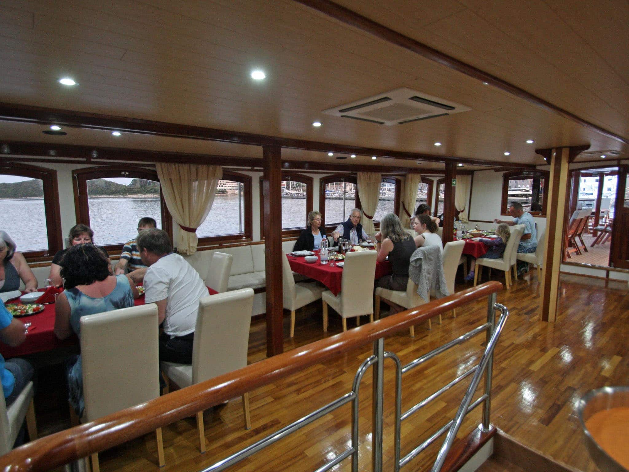 Tour De Vines Croatia Ships Guest Pictures Harmonia Schiff 34