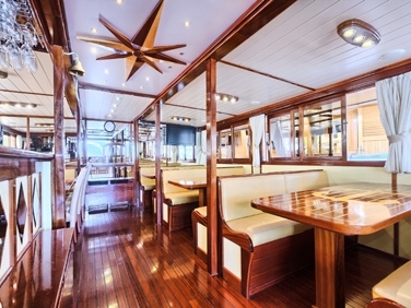 Tour De Vines Croatia Ships Guest Pictures Romantica Salon1 Ship