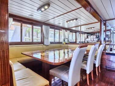 Tour De Vines Croatia Ships Guest Pictures Romantica Salon2 Ship